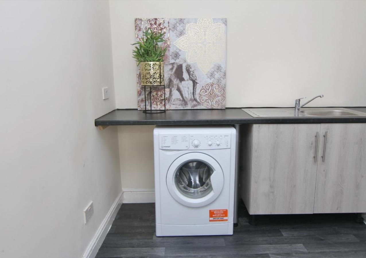 Lovely Twin Bed Studio Near Coventry Shopping Centre Exterior photo